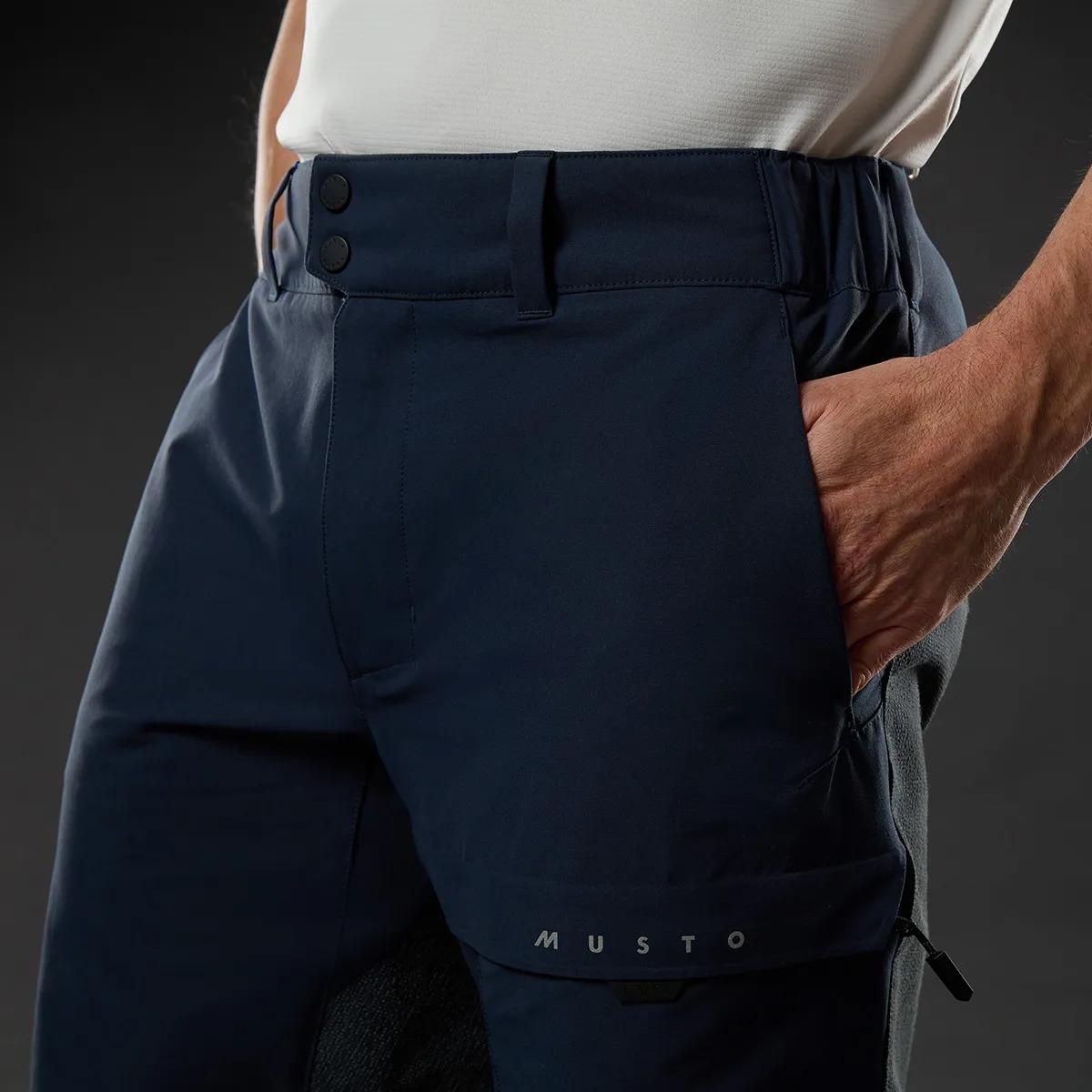 product/m/u/musto_82421-598_truenavy_5.jpg