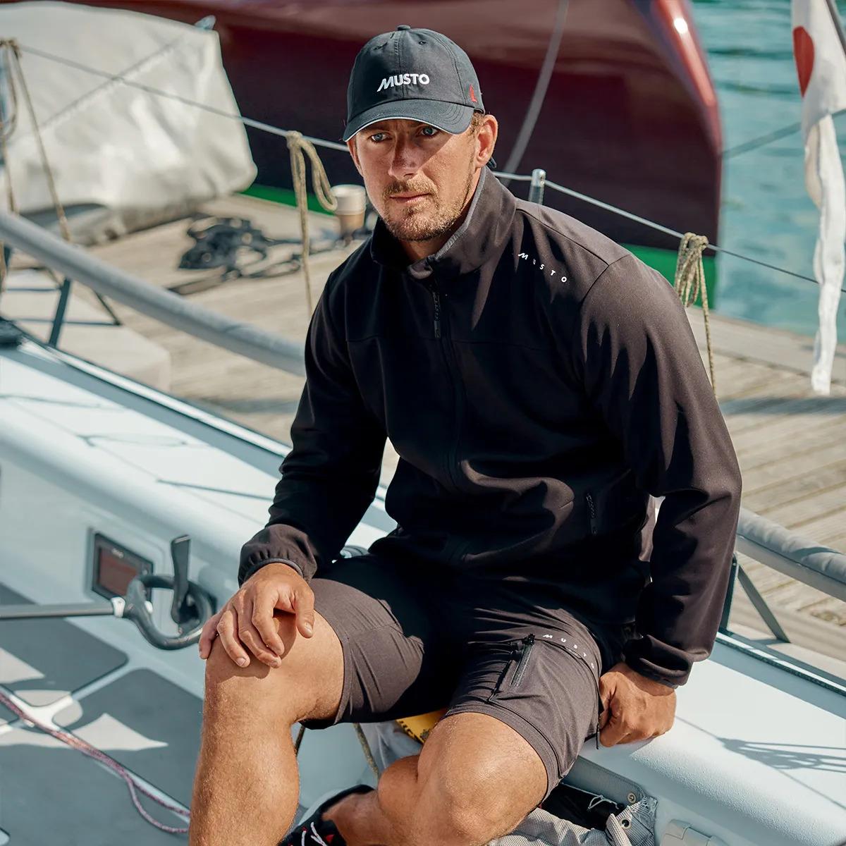 product/m/u/musto_82423-598_truenavy_5.jpg