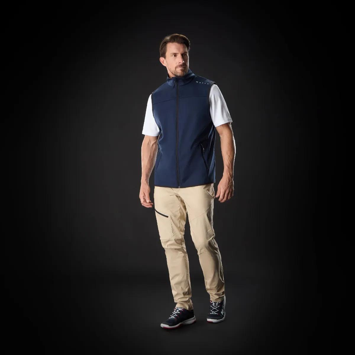 product/m/u/musto_84167-597_navy_2.jpg